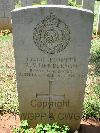 Dar Es Salaam War Cemetery - Henderson, Robert Stubbs